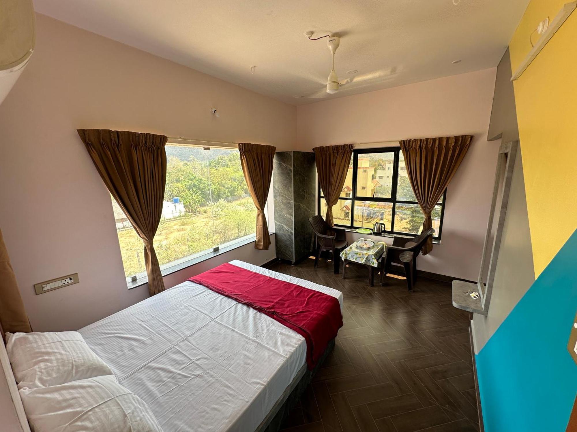 Om Lingeswaran Home Stay Тіруваннамалай Екстер'єр фото