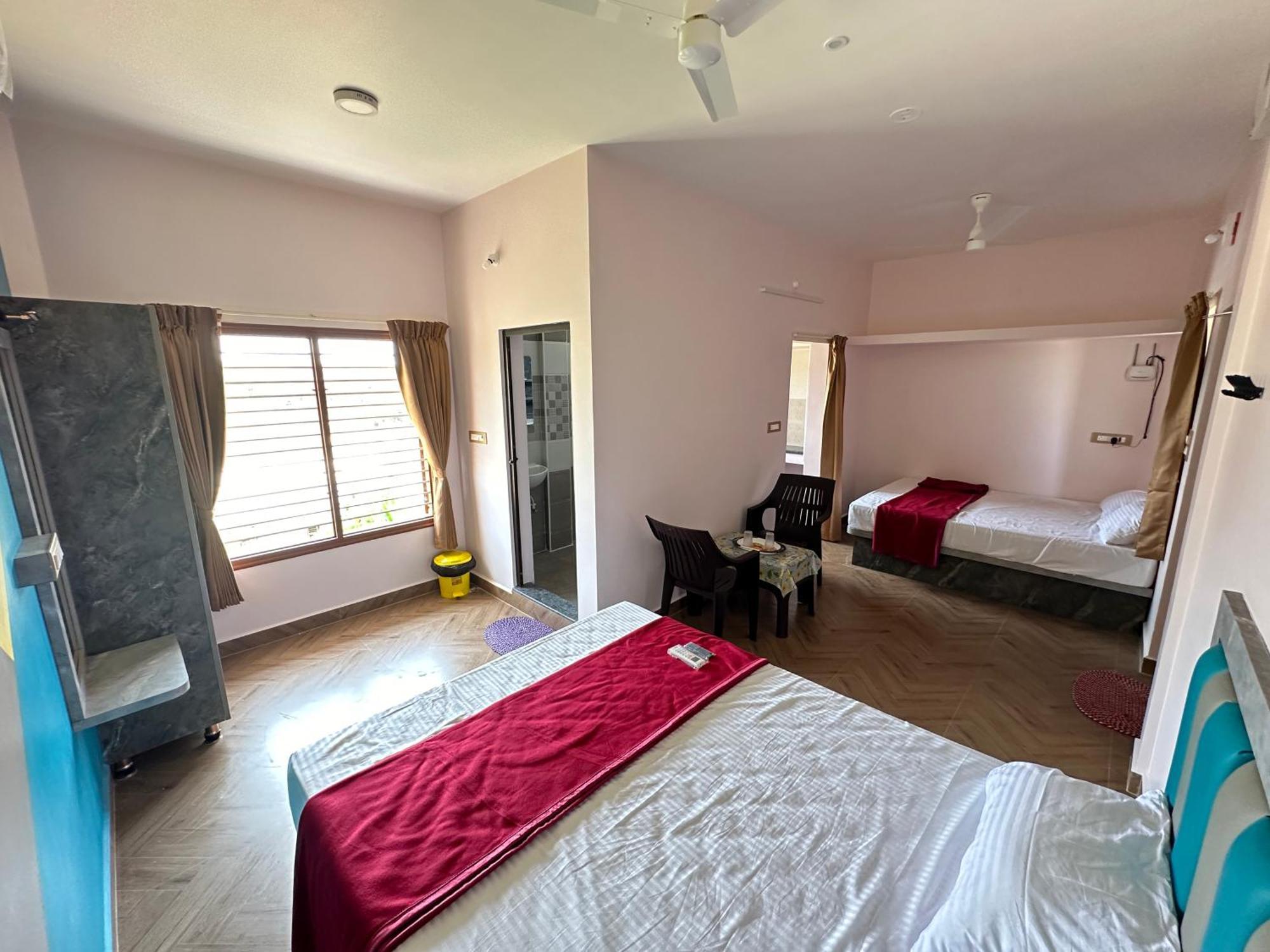 Om Lingeswaran Home Stay Тіруваннамалай Екстер'єр фото
