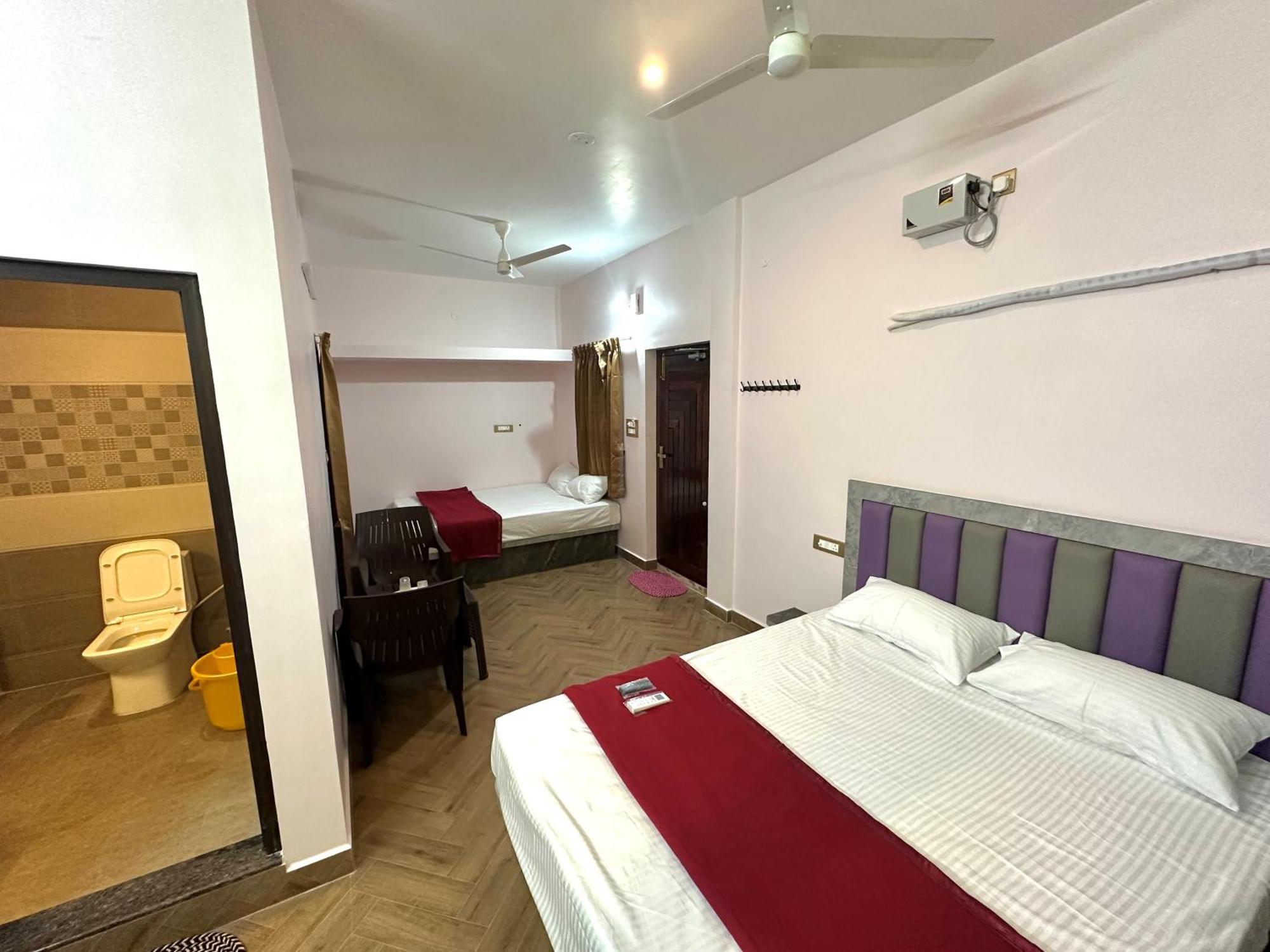 Om Lingeswaran Home Stay Тіруваннамалай Екстер'єр фото