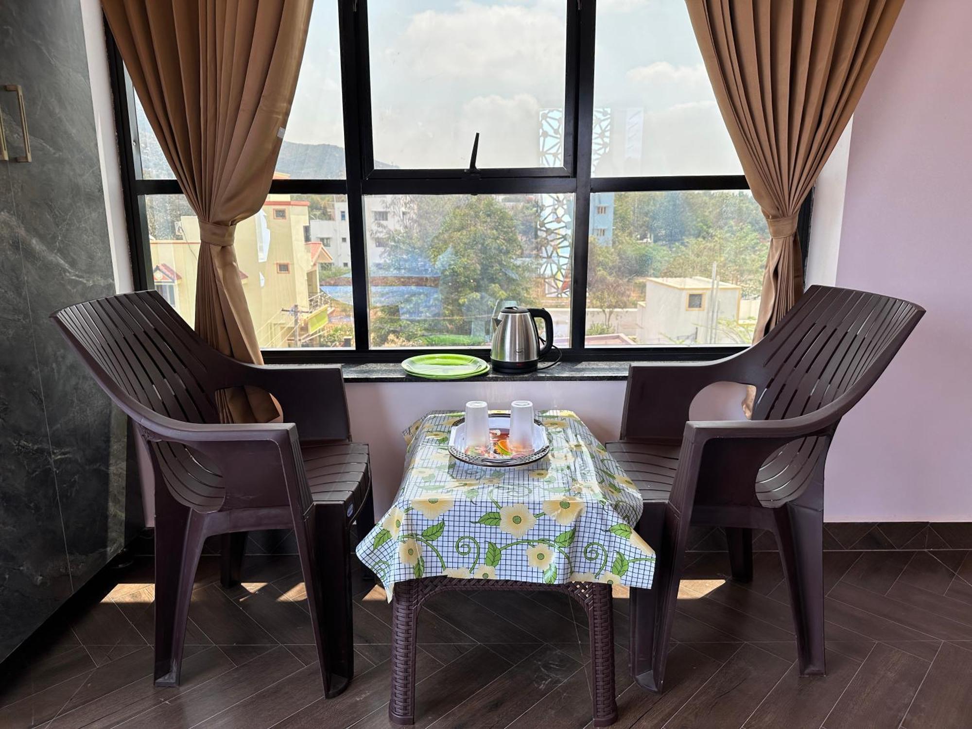 Om Lingeswaran Home Stay Тіруваннамалай Екстер'єр фото