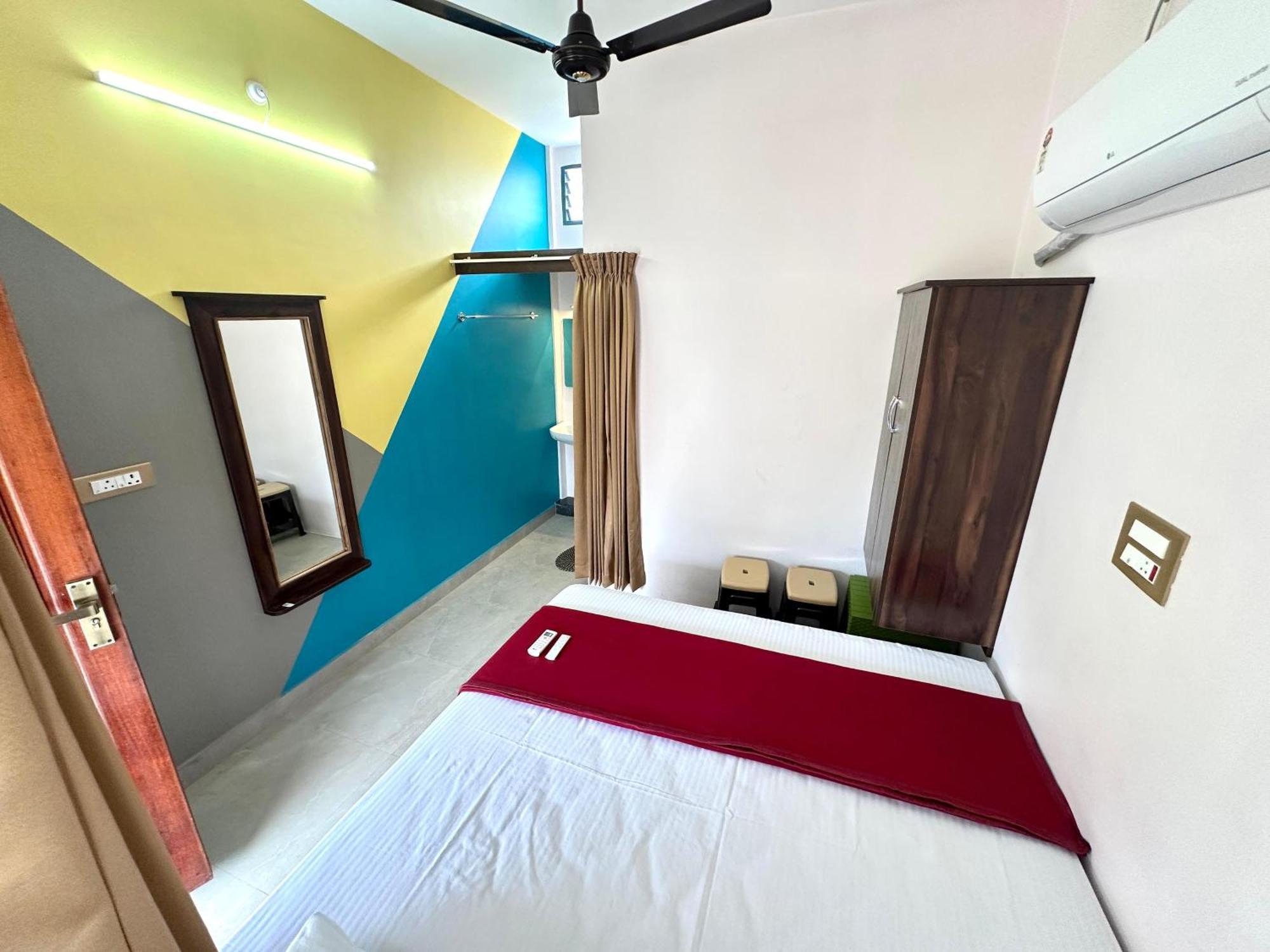 Om Lingeswaran Home Stay Тіруваннамалай Екстер'єр фото